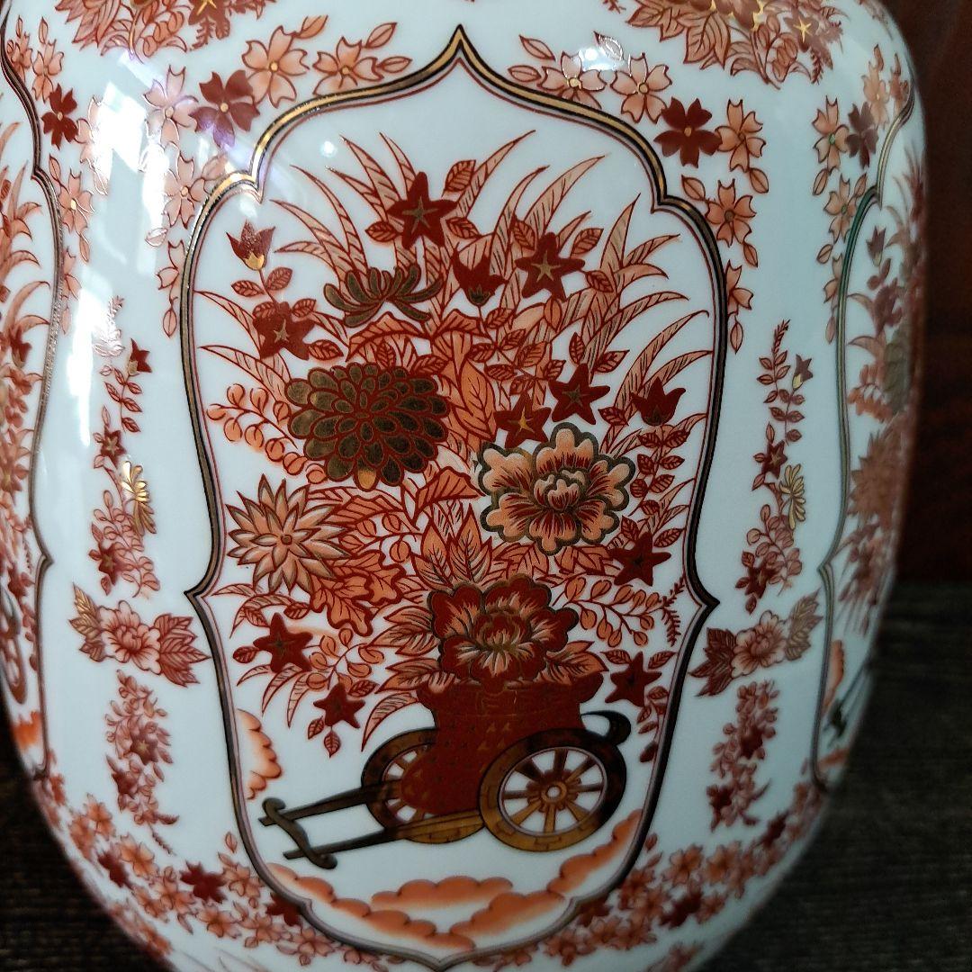 釉裏壺　六角飾瓶　　極上本金使用　金彩赤絵　　柴田陶器　唐花図　高さ32㎝