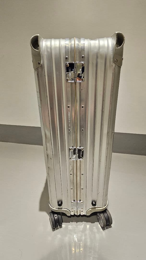 RIMOWA（リモワ）アルミ スーツケース