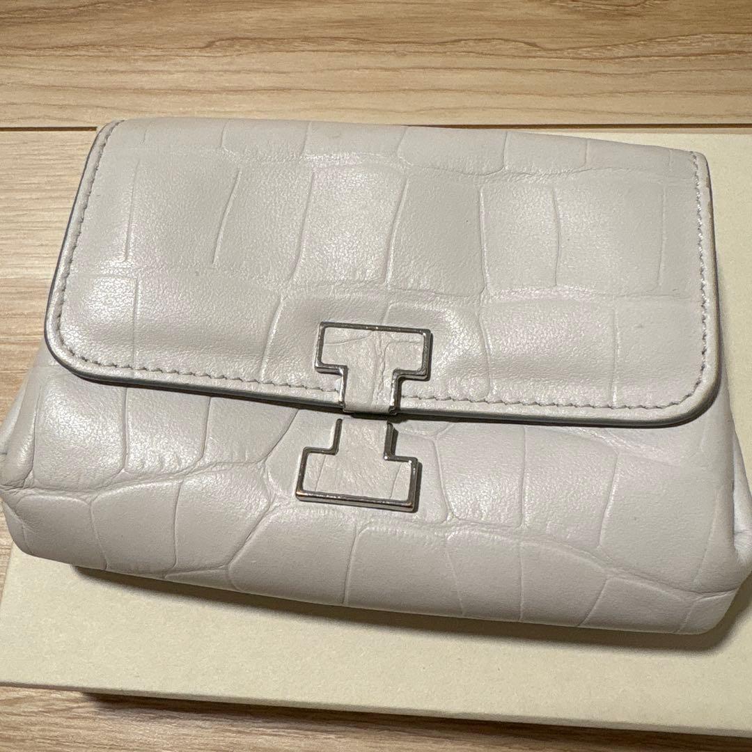 最終値下げ❣️IACUCCI クロコ型押し 二つ折り財布