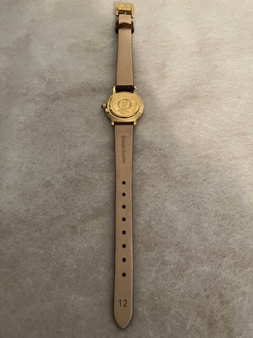 値下げ 稼働★FENDI ゴールド レディースQZ腕時計 電池、革ベルト新品