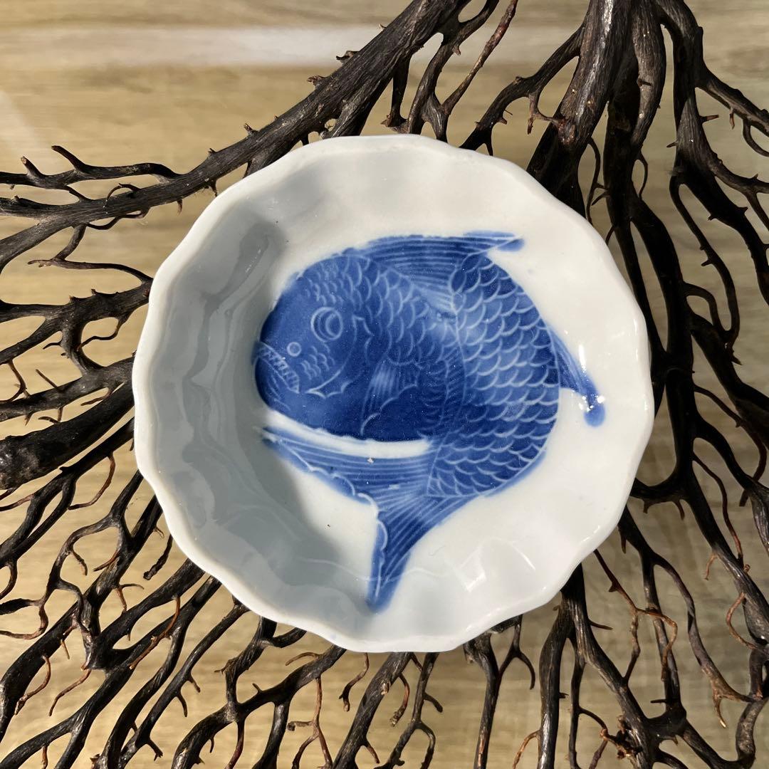 骨董　古伊万里　瀬戸　白磁　染付　波フチ　希少　陽刻　めで鯛　手塩皿　豆皿　３客