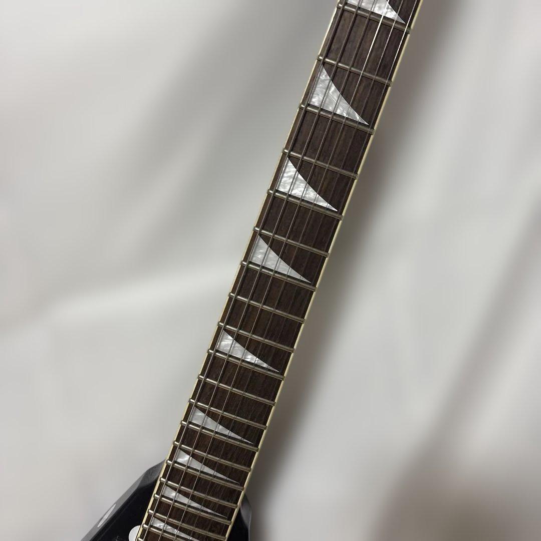 Jackson V型 エレキギター ブラック/ホワイト