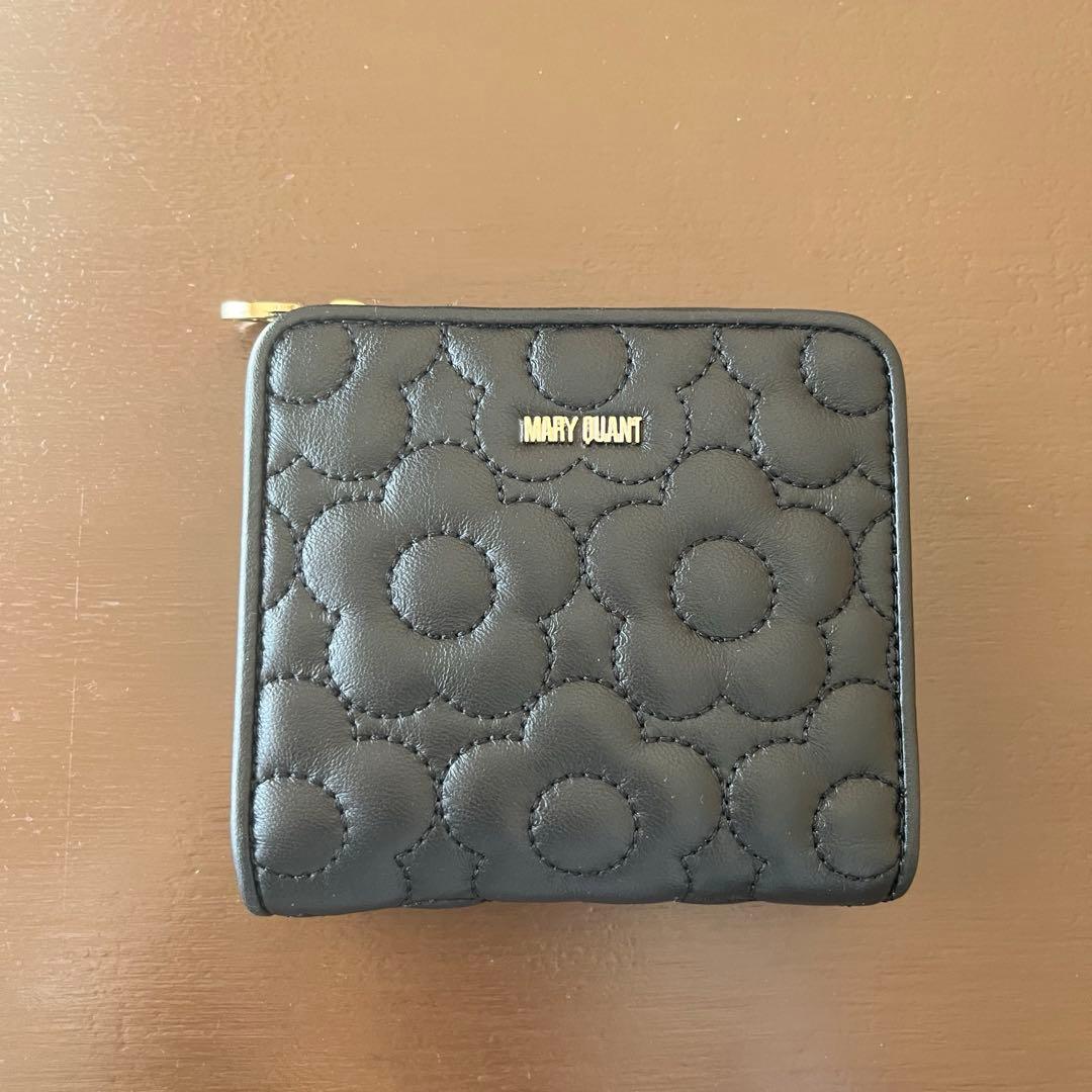 新品 マリークワント 二つ折り財布