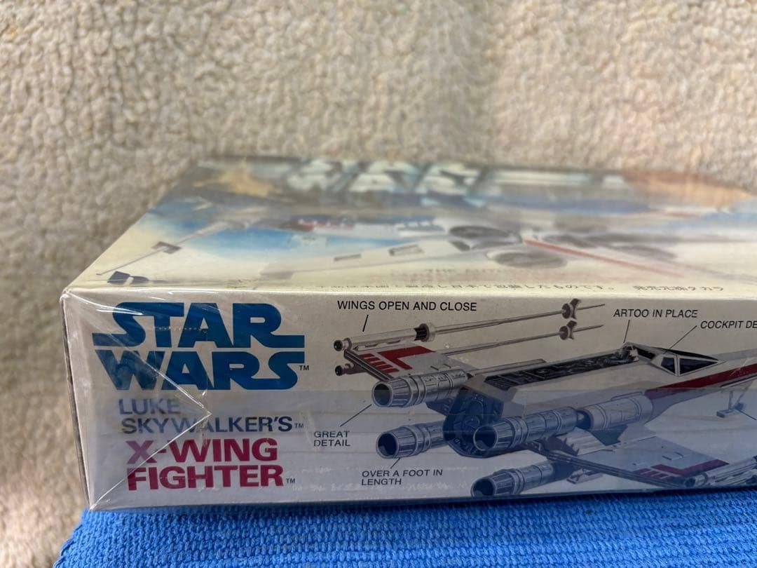 スターウォーズ　 超レアなお宝付き(下敷き？）　プラモデル　X-wing