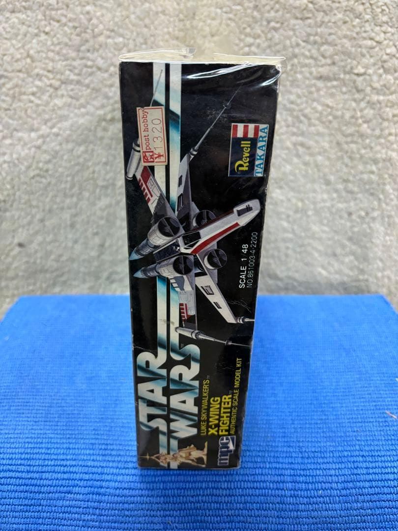 スターウォーズ　 超レアなお宝付き(下敷き？）　プラモデル　X-wing
