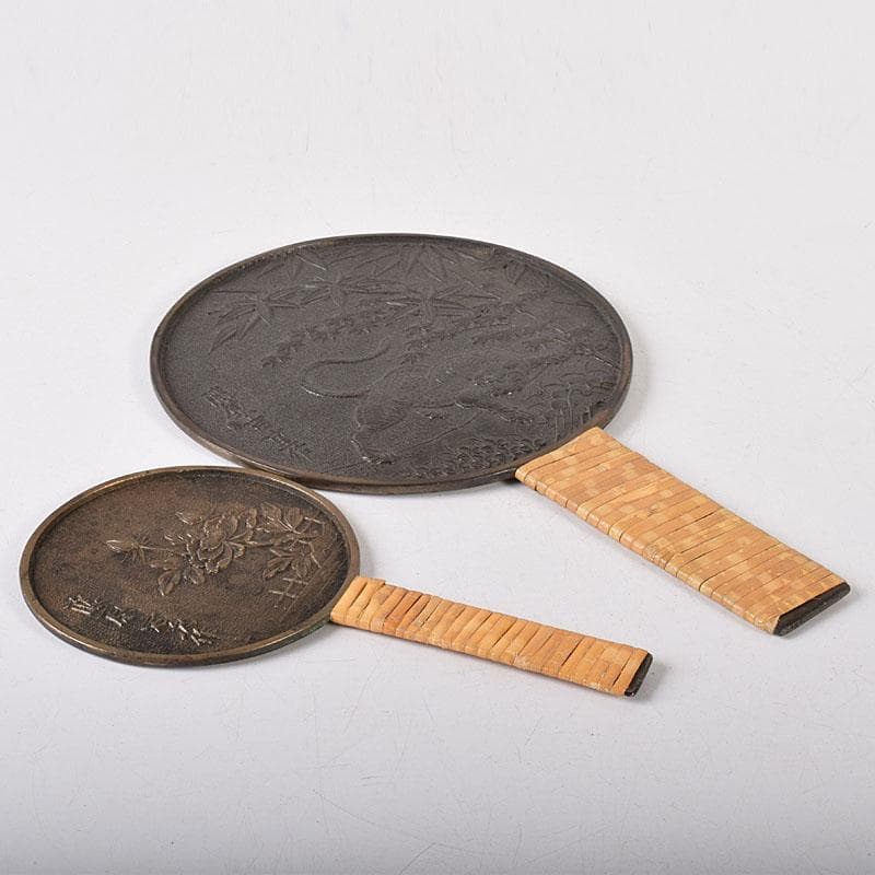 古銅青銅　藤原吉重造　竹虎図　藤原定次造　花図　銅鏡　柄鏡　2点　V　R8011