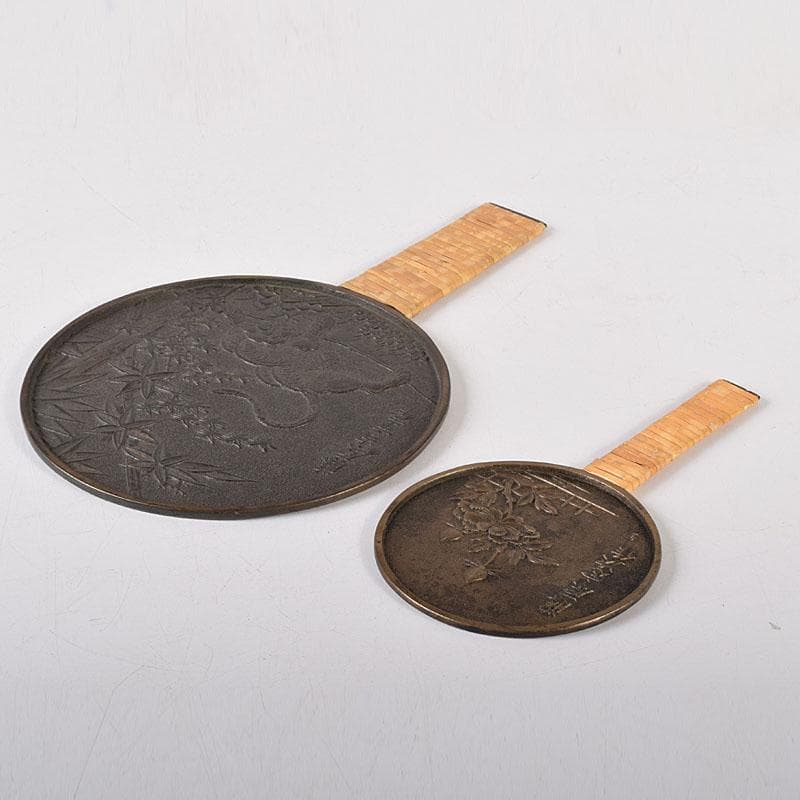 古銅青銅　藤原吉重造　竹虎図　藤原定次造　花図　銅鏡　柄鏡　2点　V　R8011