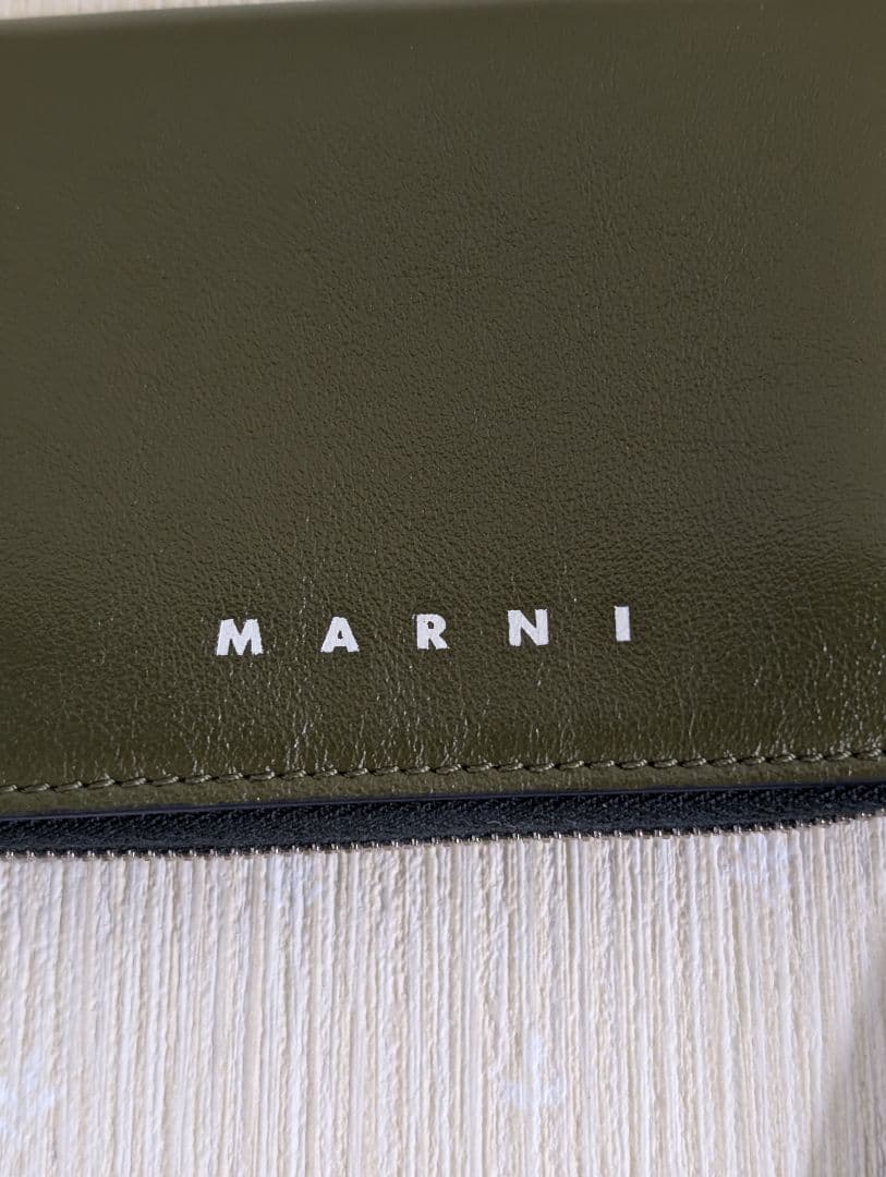 ☆値下げ☆【MARNI】カーフレザー ケース バイカラーラウンドウォレット