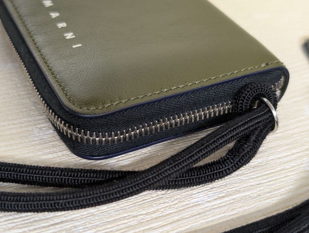 ☆値下げ☆【MARNI】カーフレザー ケース バイカラーラウンドウォレット