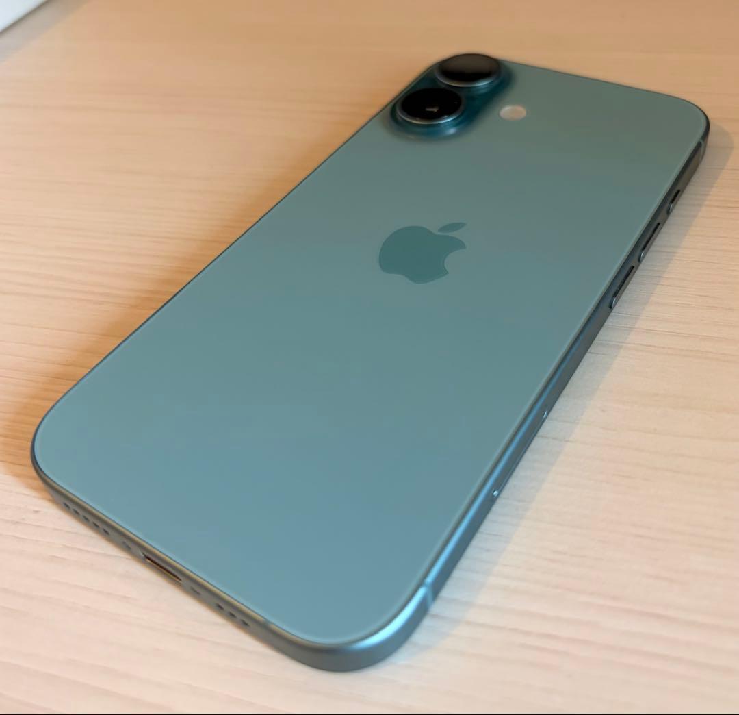 こ*じ様 iPhone 16 128GBティール（グリーン）バッテリー容量100