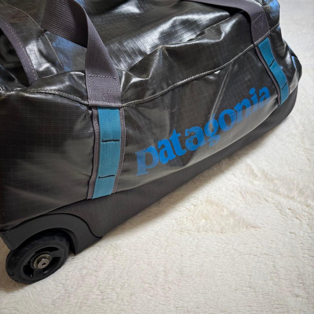 人気パタゴニア　ブラックホール ウィールド ダッフル 40Lグレー