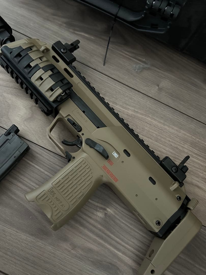 東京マルイ 希少MP7A1 ガスガン Sk11プロテクトツールケース付き