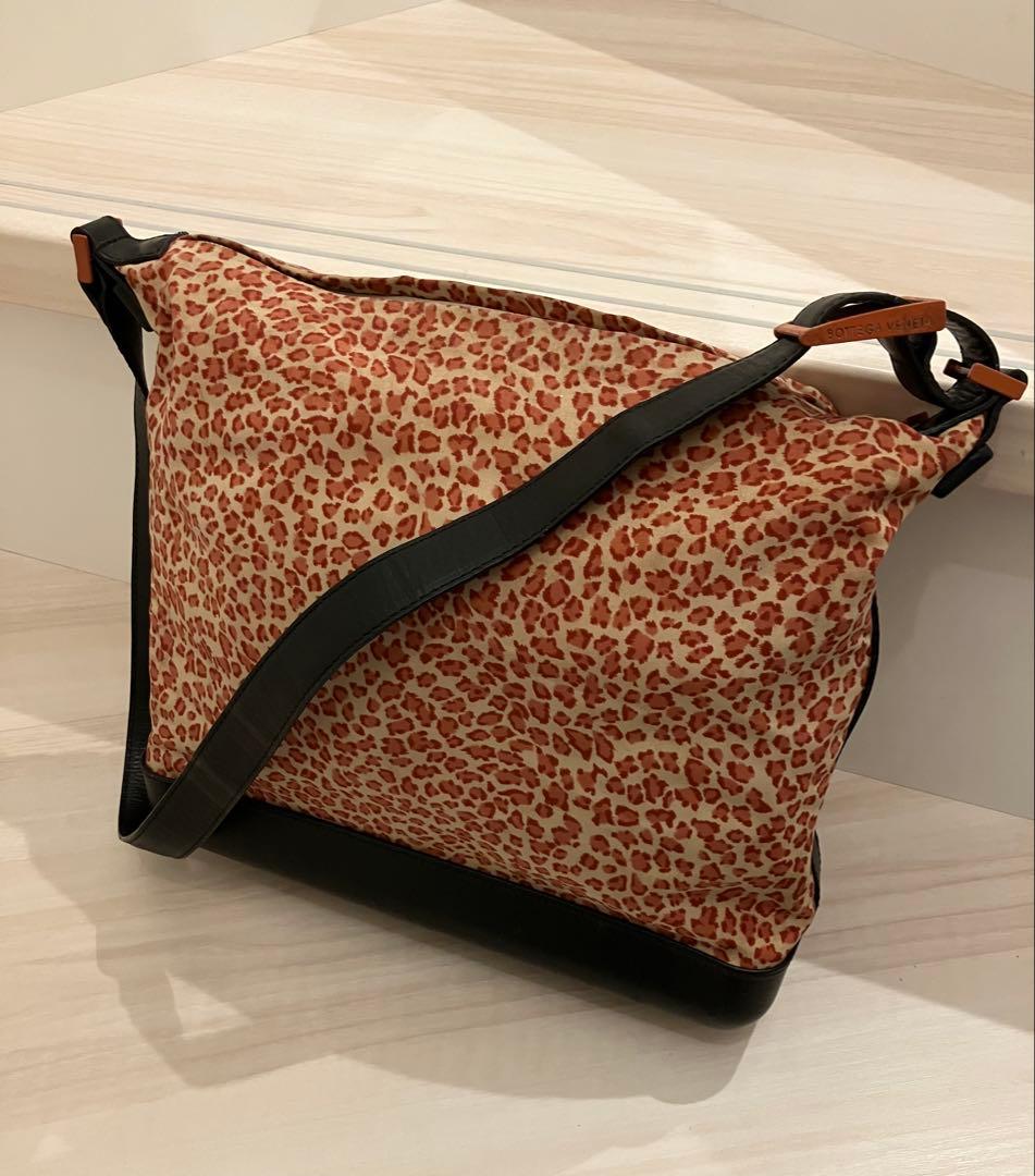 BOTTEGA VENETA ボッテガ　ヒョウ柄　肩掛けショルダーバッグ