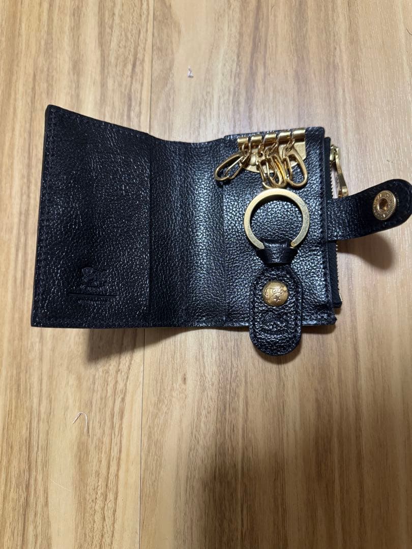 が*じ様 IL BISONTE イルビゾンテ キーケースパース 財布