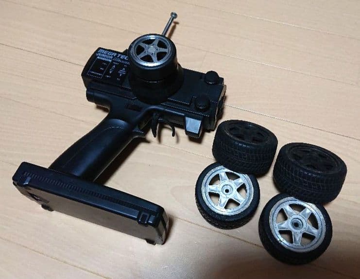 ラジコン エンジンカー Audi