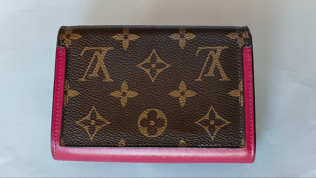 ルイヴィトン ポルトフォイユフロール コンパクト モノグラム 折り財布