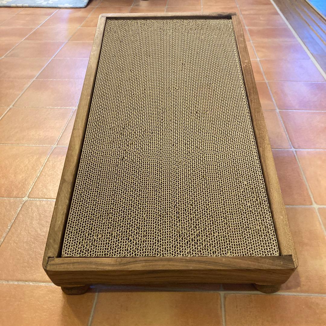 オルネコ　クルミの木の爪とぎ