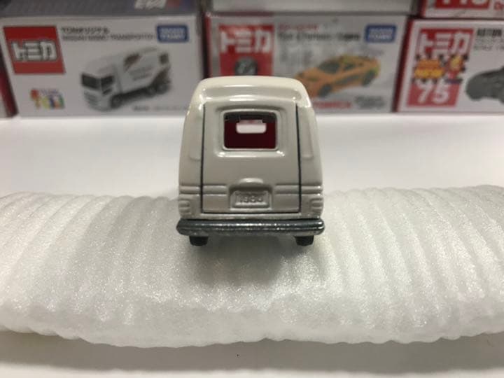 黒箱トミカ　ニッサン　キャラバン　ハイルーフ　バン　日本製