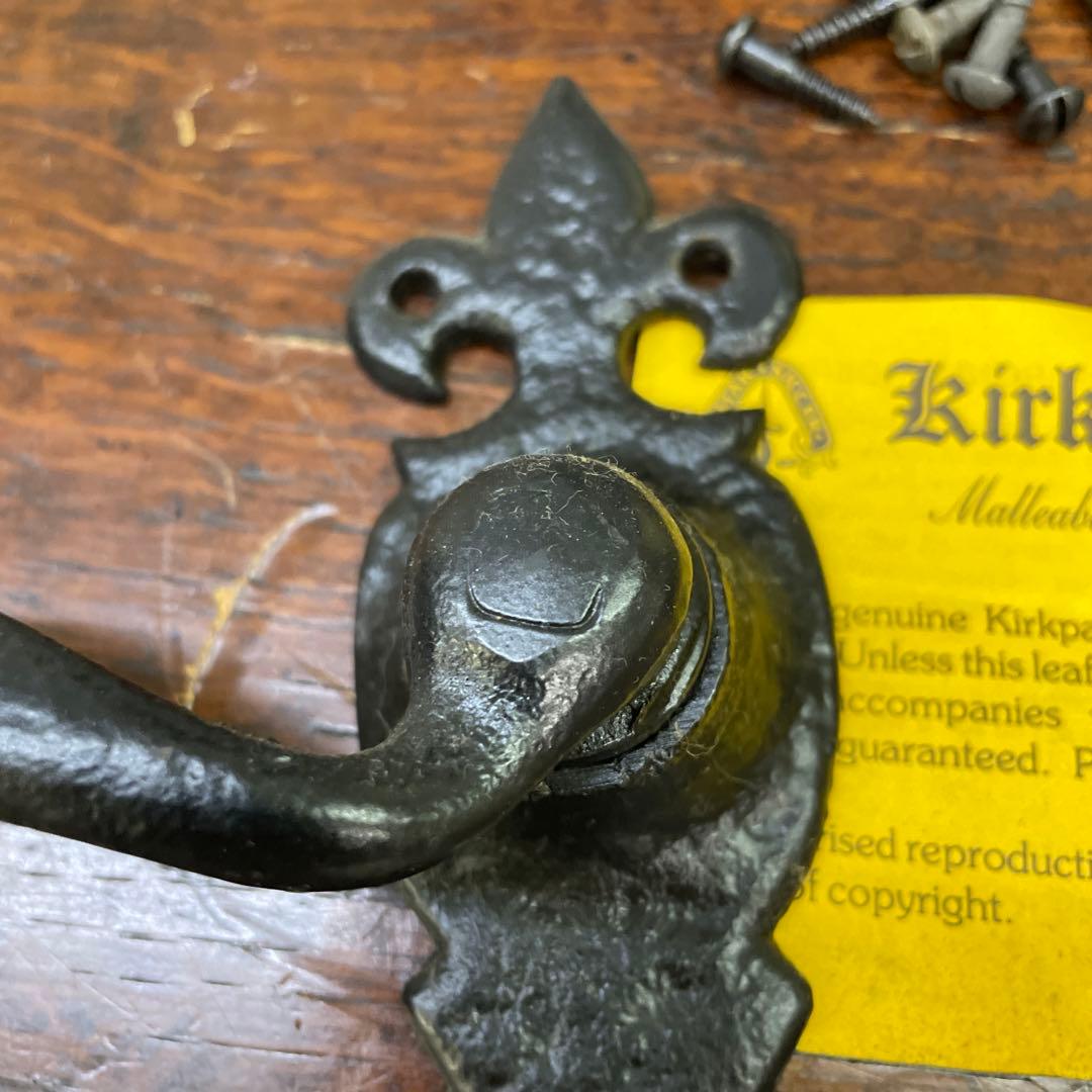 イギリスカークパトリック社製 アイアンのドアノブ ドアハンドル 鋳造で作る本物