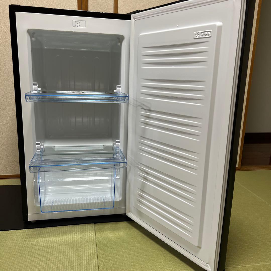 ブラック冷凍庫三段