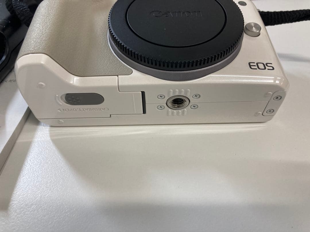 【美品】Canon EOS kiss Mカメラ ダブルレンズキット