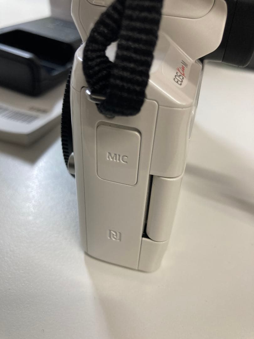 【美品】Canon EOS kiss Mカメラ ダブルレンズキット