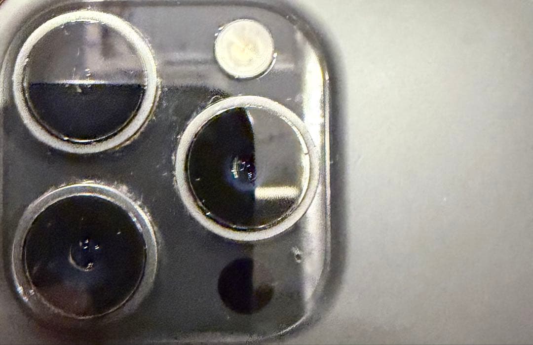 Apple iPhone 15 Pro 256GB ブラックチタニウム