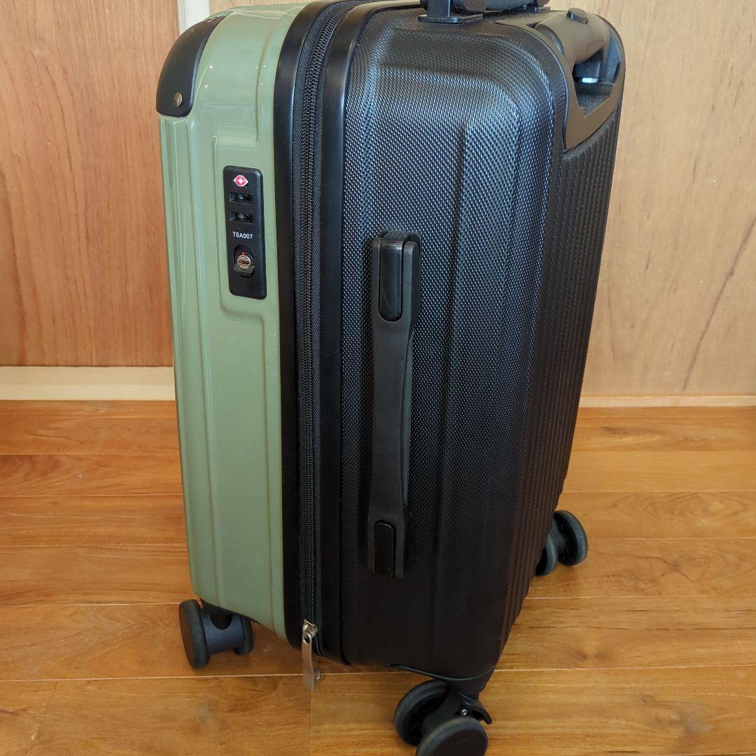 UNDEFEATED 小型キャリーケース スーツケース　緑×黒 機内持込 TSA