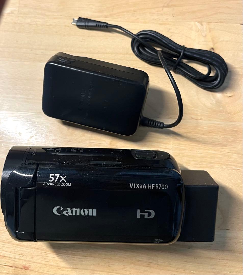 Canon VIXIA HF R700 ビデオカメラ本体　充電ケーブル