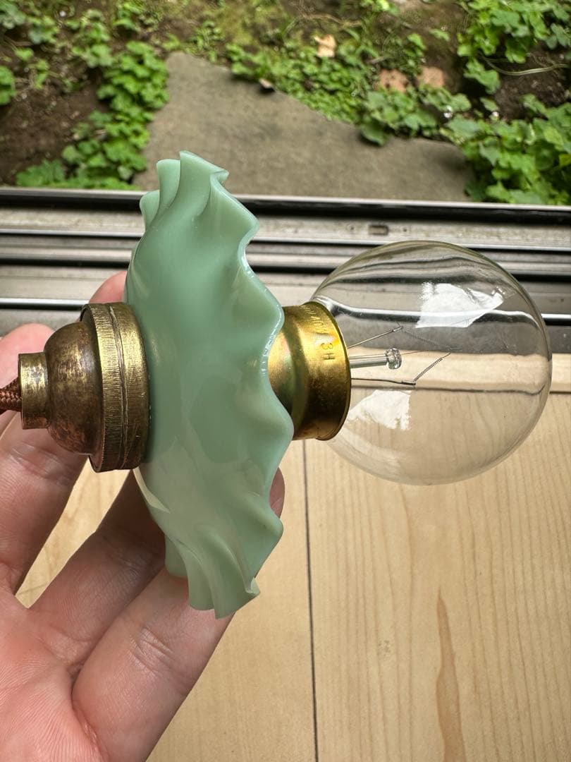 20年代 フランス アンティーク 希少なオパリン・グリーンの可愛いアトリエランプ