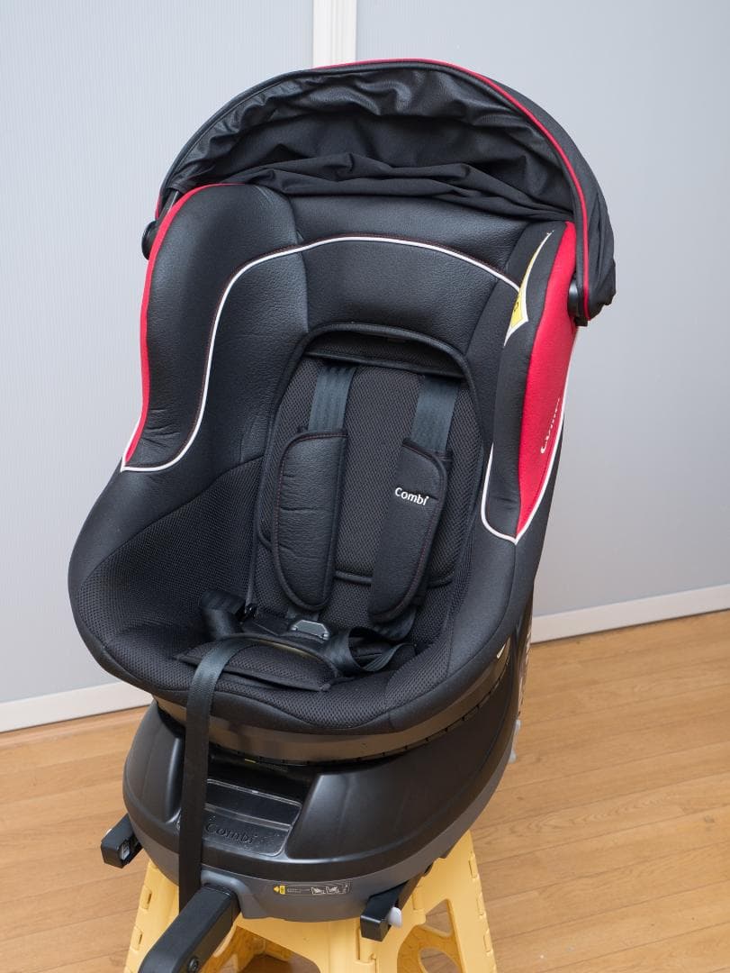ほぼ未使用 コンビ クルムーヴ ISOFIX エッグショック PJ ブラック
