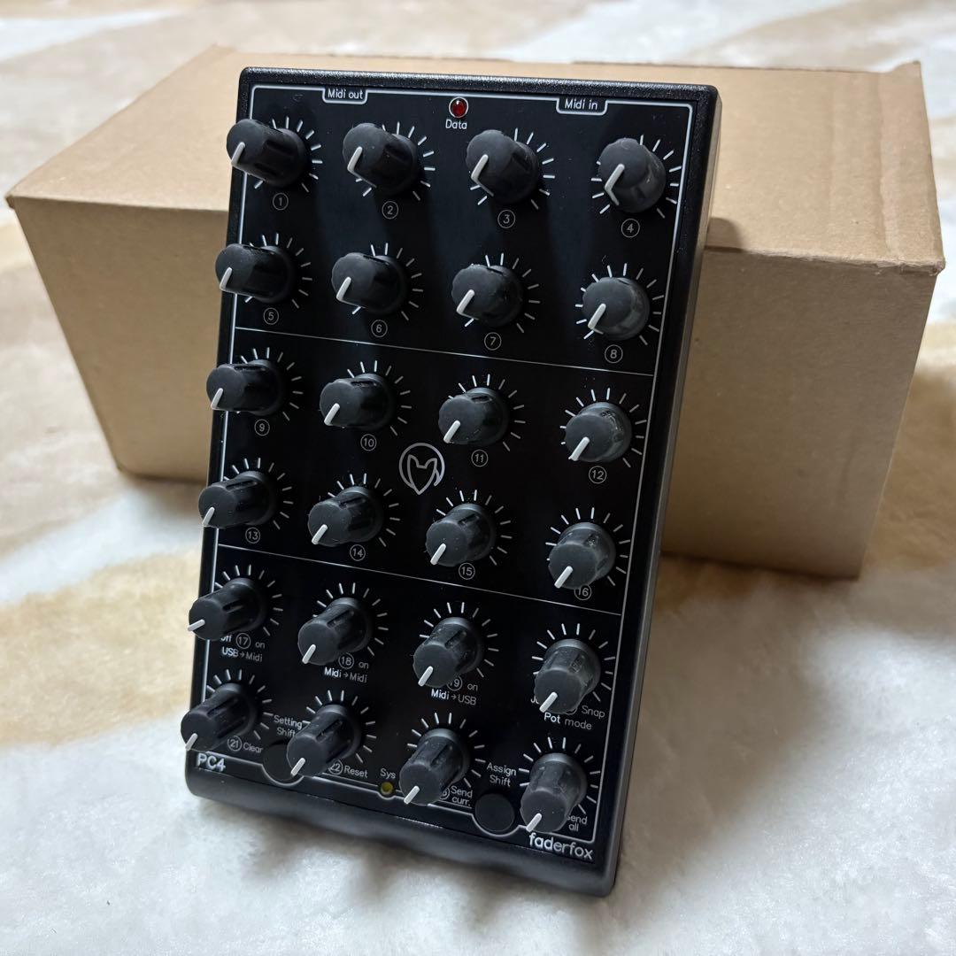 faderfox PC4 MIDIコントローラー