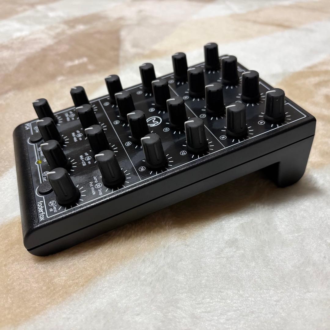 faderfox PC4 MIDIコントローラー