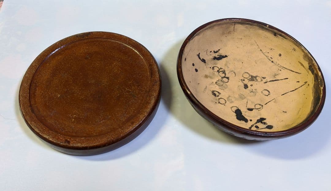 備前焼　硯　鶴模様　塗り