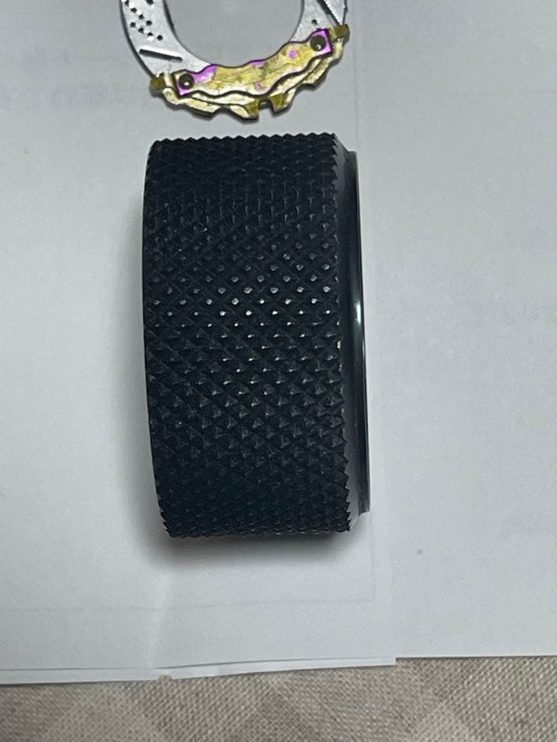 テールスライダーのアルミステアリングとフタバ用カーボンハンドル