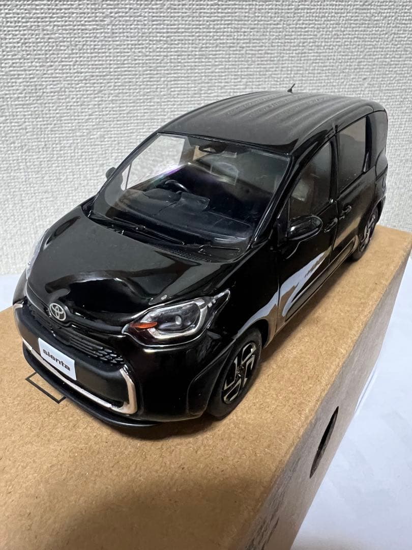 【非売品】 トヨタ シエンタ ブラック ミニカー 1/30