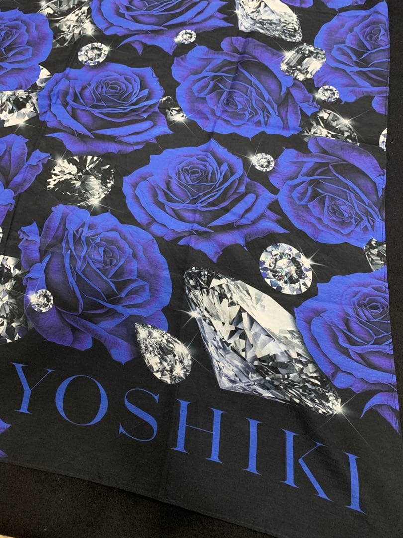 YOSHIKI 青いバラ ダイヤモンド柄　スカーフ。新品未使用。