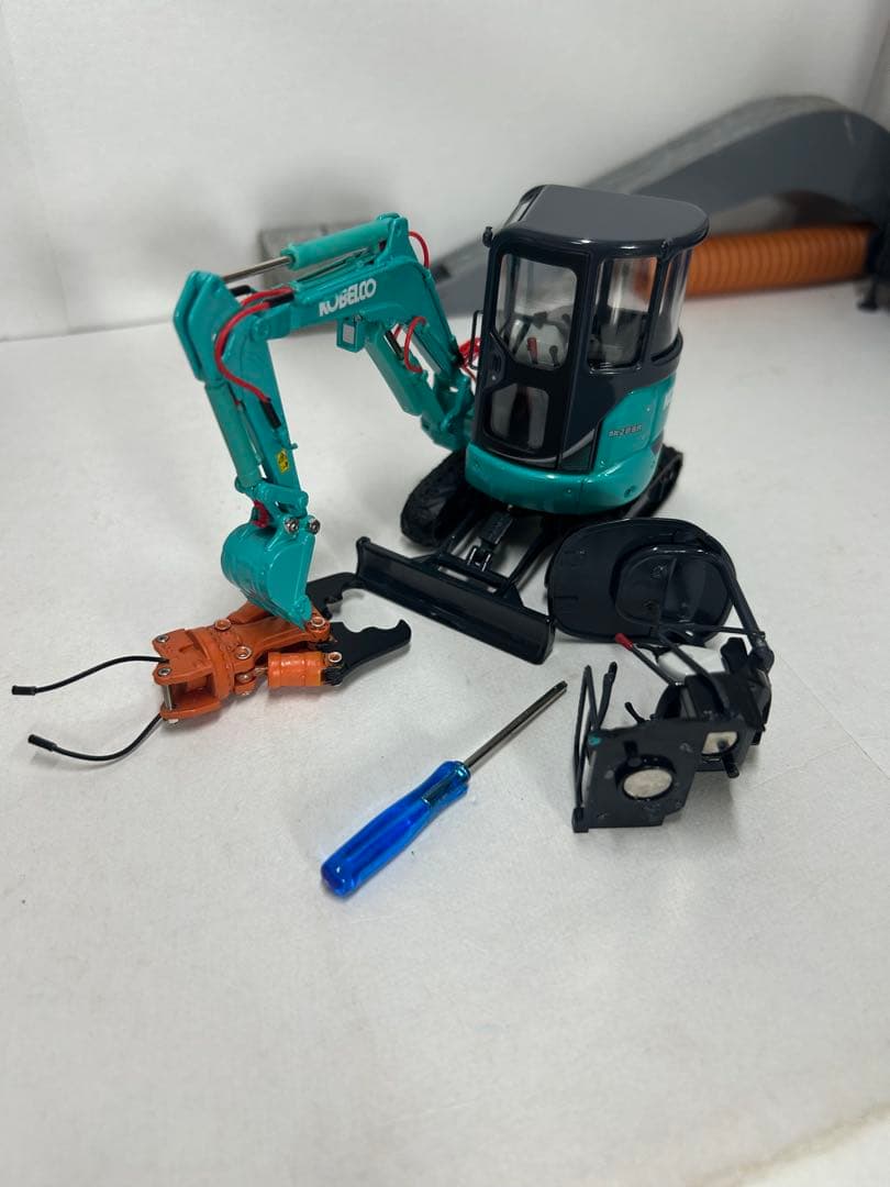 ミニカー KOBELCO sk28sr