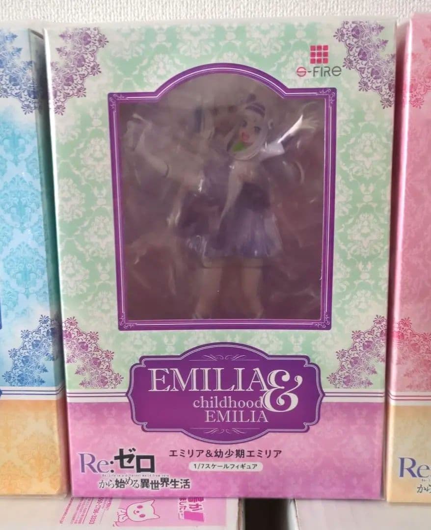 送料込み　リゼロ　エスファイア　レム　ラム　エミリアフィギュア　幼少期