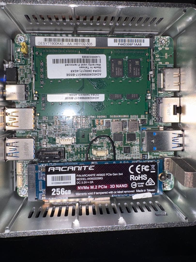 ミニPC Intel NUC 6i3SYH