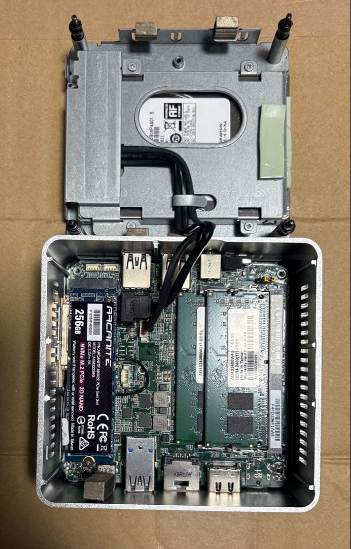 ミニPC Intel NUC 6i3SYH