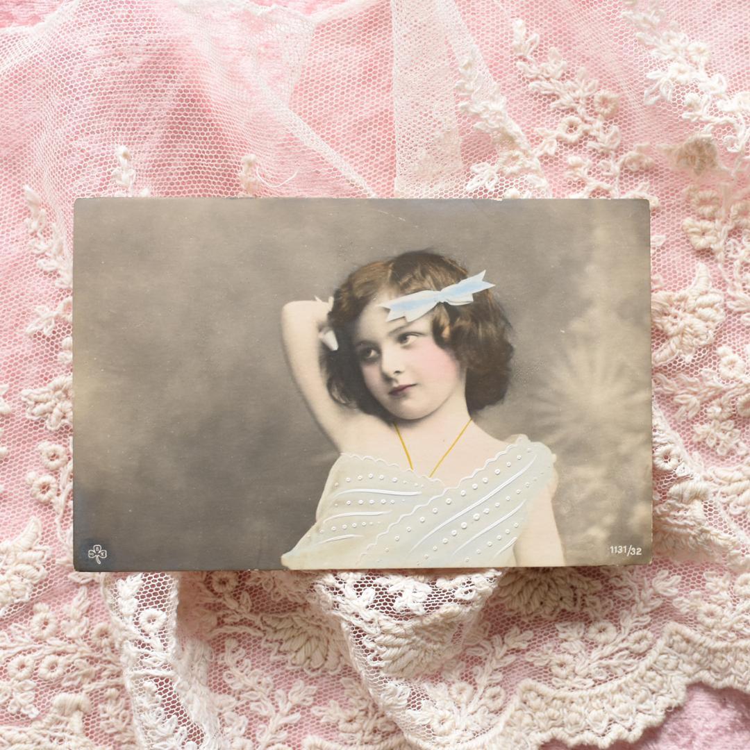 *アンティークポストカード　ヴィーナスのような妖艶な少女*