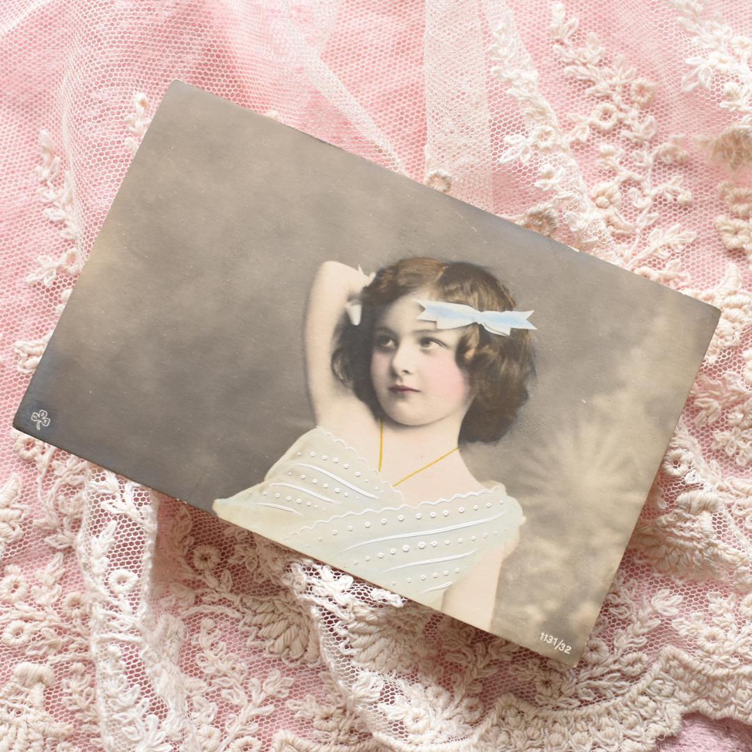 *アンティークポストカード　ヴィーナスのような妖艶な少女*