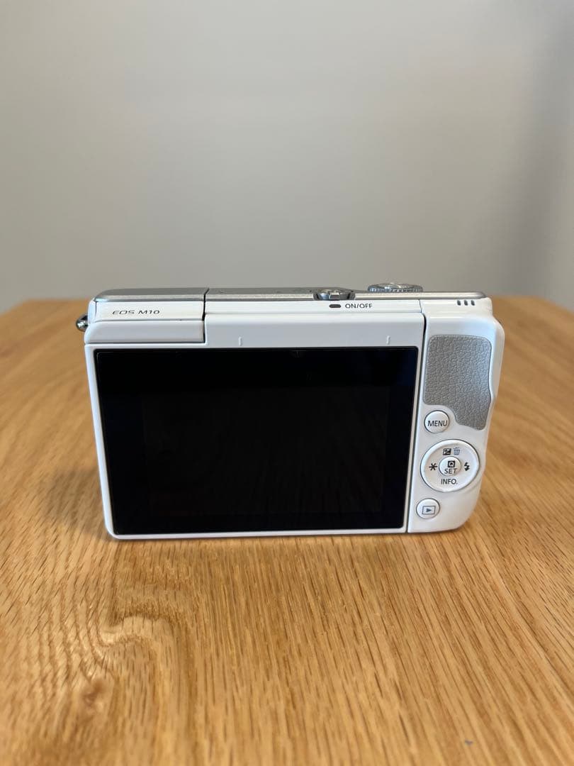 [ジャンク品] EOS M10 カメラ　フルセット