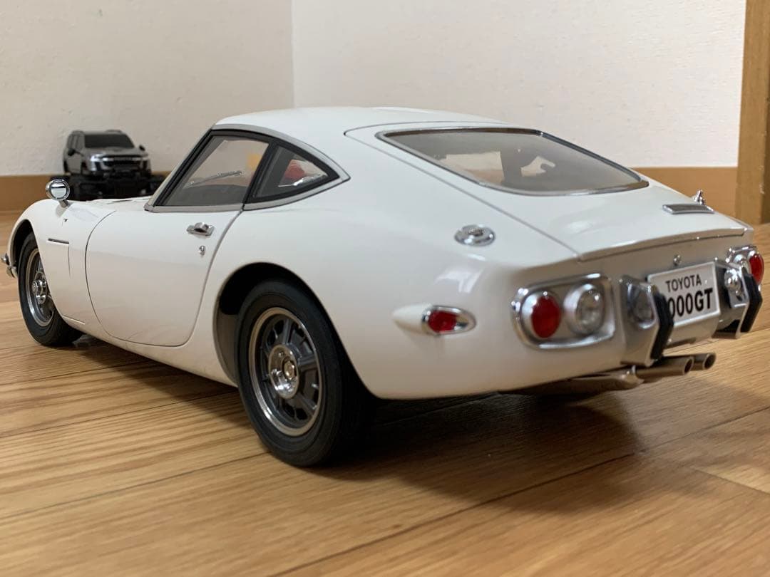 デアゴスティーニ 1/10 トヨタ 2000GT ホワイト