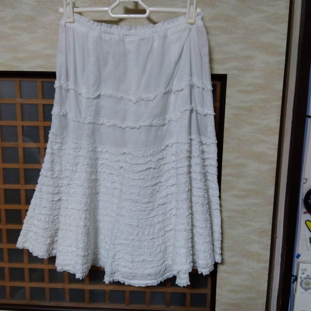 ホワイト フリル フレアスカート ひざ丈