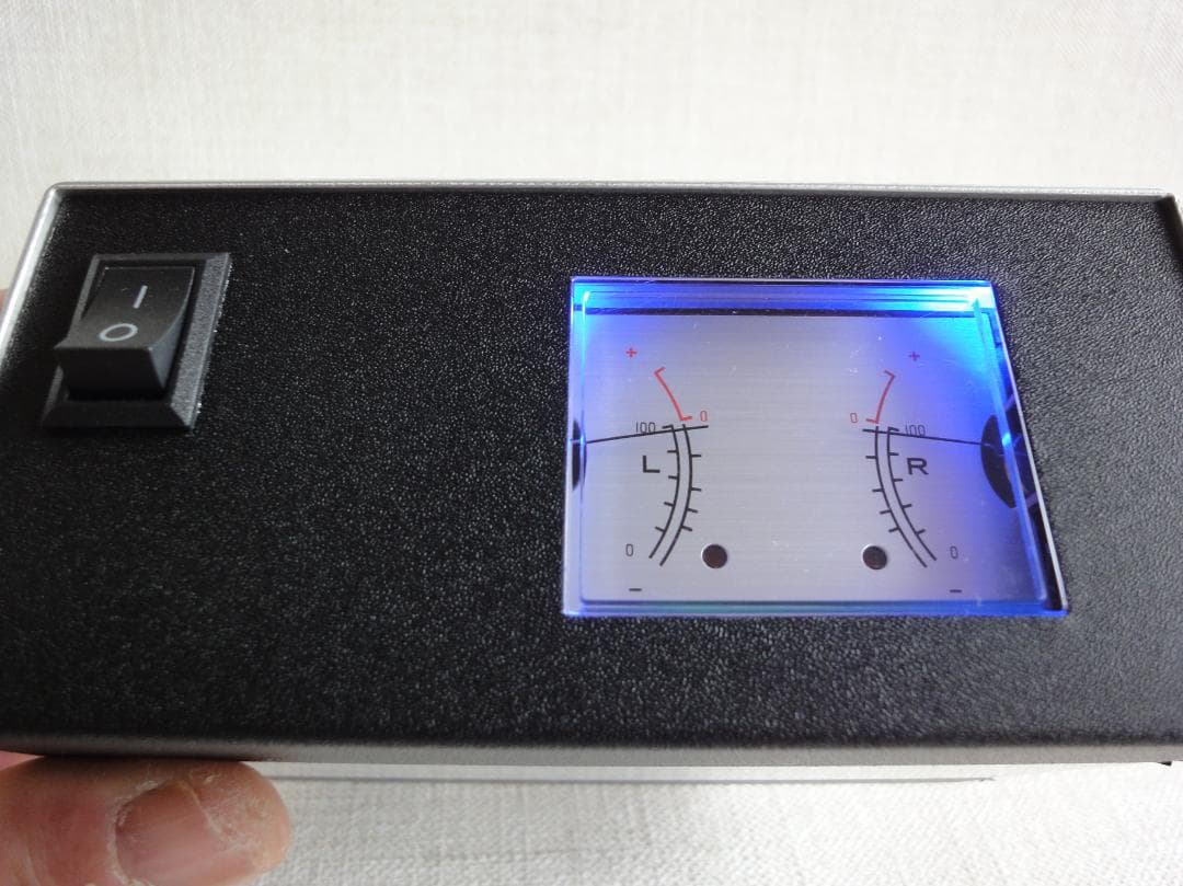自作 ステレオVUメーター213号機（ＬＲ一体コンパクトタイプ）