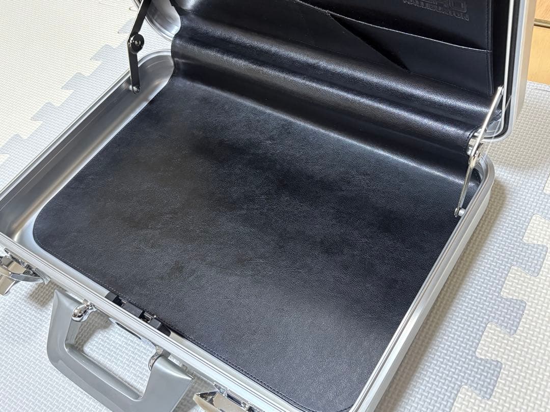 超美品ZEROHALLIBURTON ゼロハリバートン CEM-SI