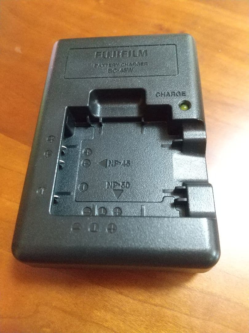 FUJIFILM FINEPIX F600EXR レッド