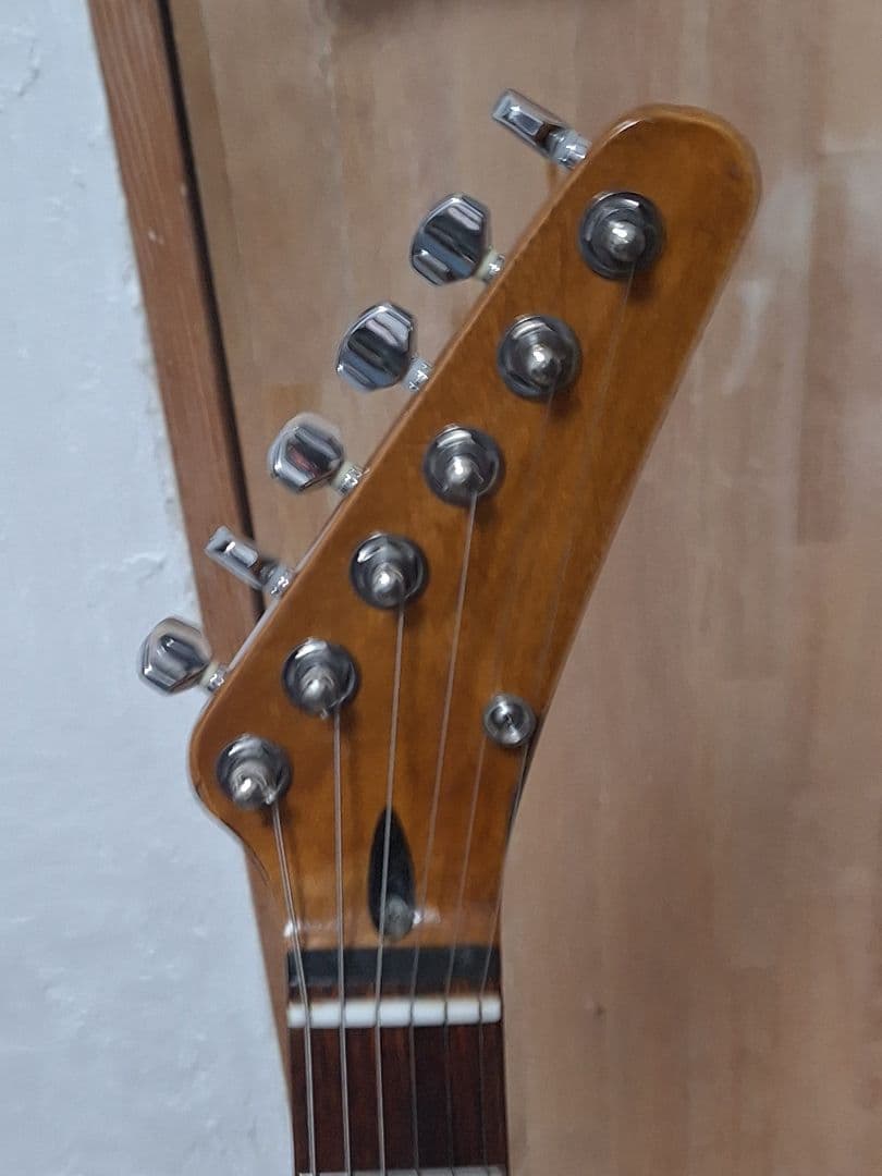 エレキギター　レリック＆エイジド加工　ストラトタイプ